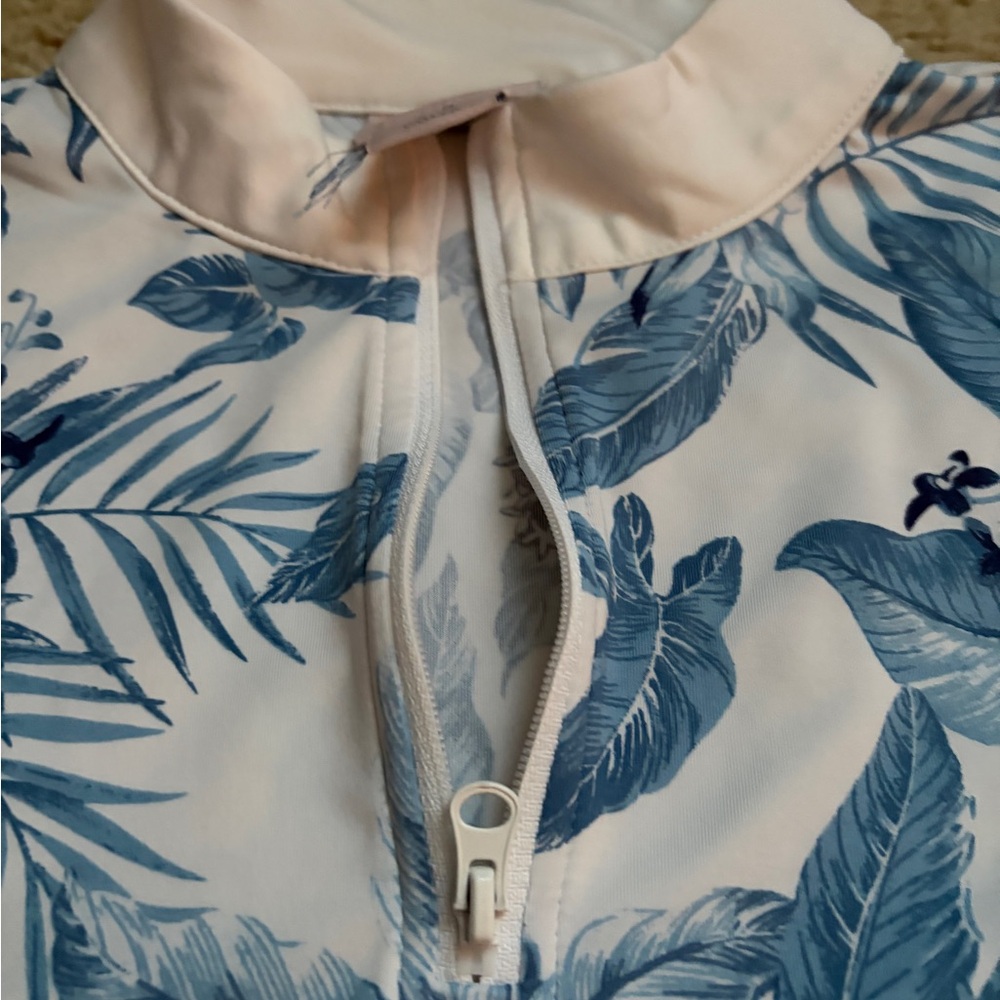 Tommy Bahama Tabu Jungle Blue Leaf Print Top size Medium (281) - Picture 8 of 8